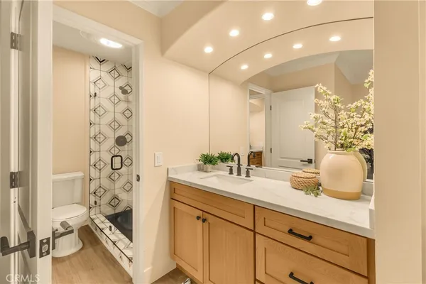 $2,995 | 48792 Desert Flower Drive, Palm Desert, CA 92260