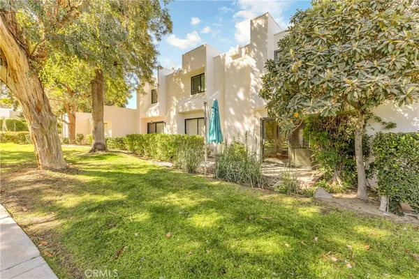 $2,995 | 48792 Desert Flower Drive, Palm Desert, CA 92260