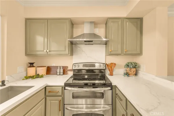 $2,995 | 48792 Desert Flower Drive, Palm Desert, CA 92260