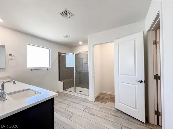 $2,700 | 5724 Avondale Rise Way, Las Vegas, NV 89141