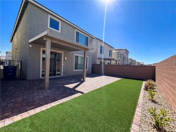 $2,700 | 5724 Avondale Rise Way, Las Vegas, NV 89141