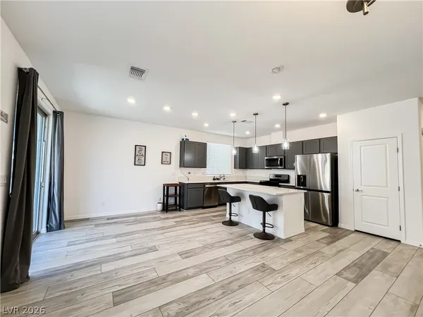 $2,700 | 5724 Avondale Rise Way, Las Vegas, NV 89141