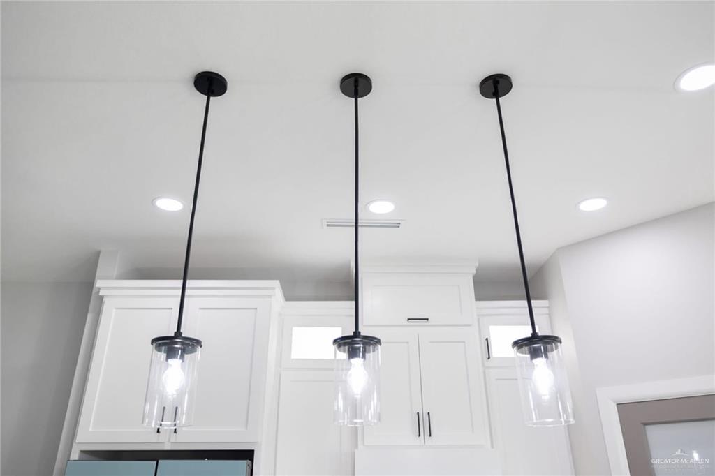 7710 Navel Lane Mission, TX 78574 - Photo 9 of 20 a room with a fan