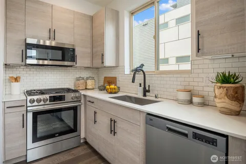 $759,000 | 6716 Mary Avenue Northwest, Unit C, Seattle, WA 98117