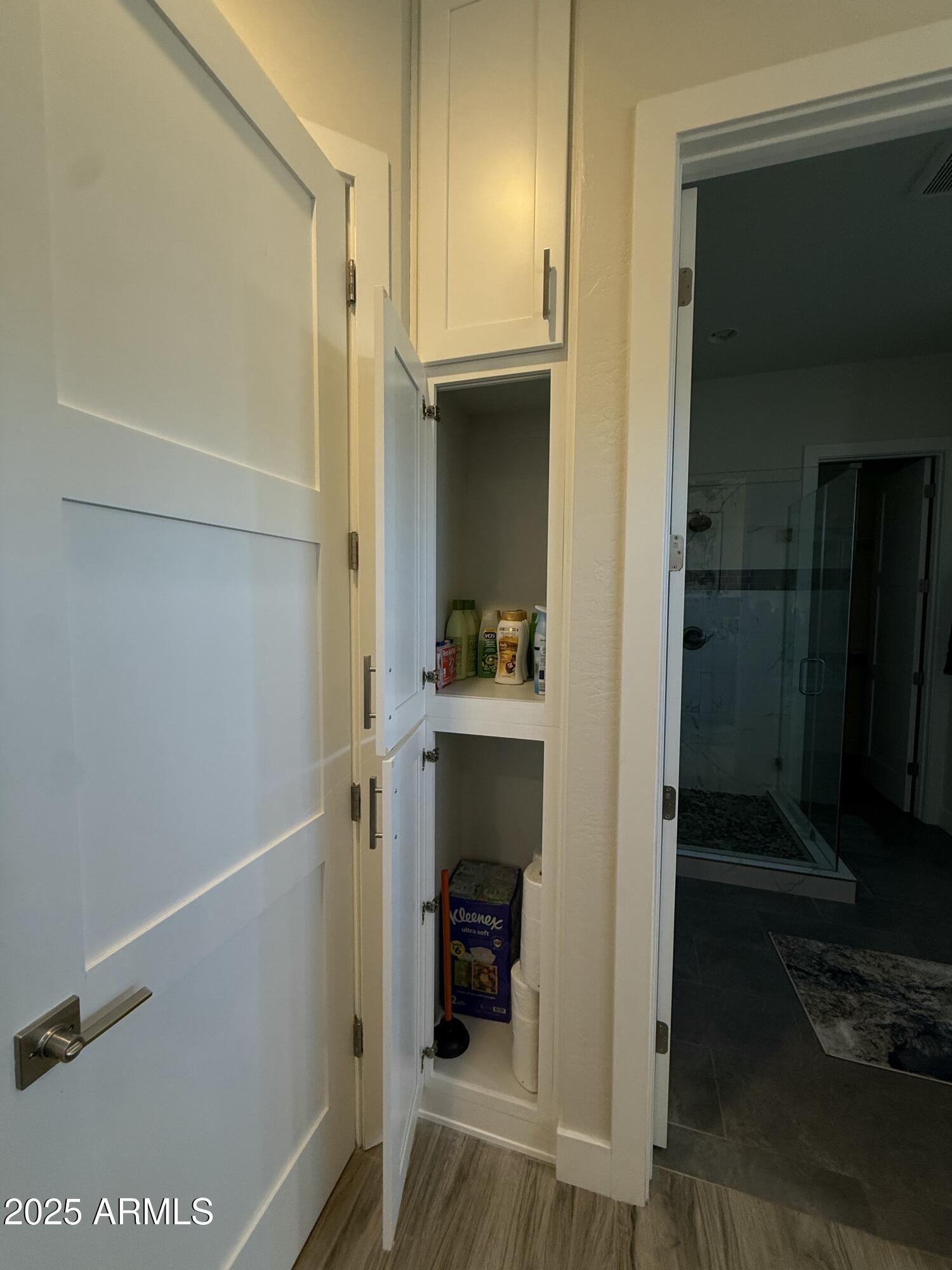 2007 East Rainbow Trail Payson, AZ 85541 - Photo 20 of 27 a view of a hallway with entryway and furniture