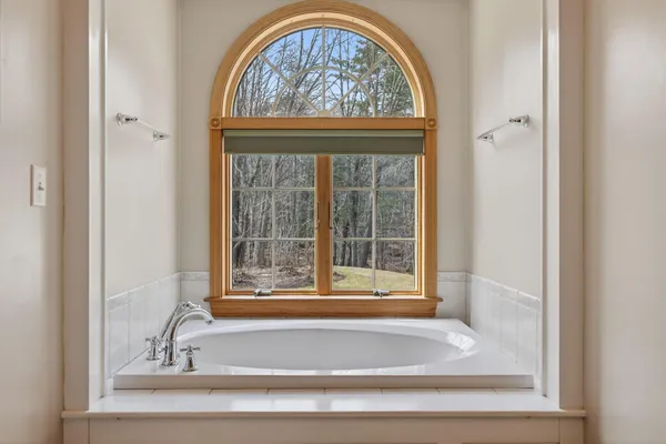 $615,000 | 63 Youngs Lane, Phippsburg, ME 04562