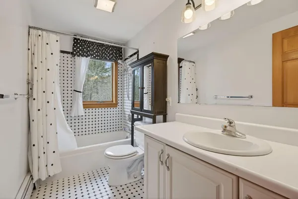 $615,000 | 63 Youngs Lane, Phippsburg, ME 04562