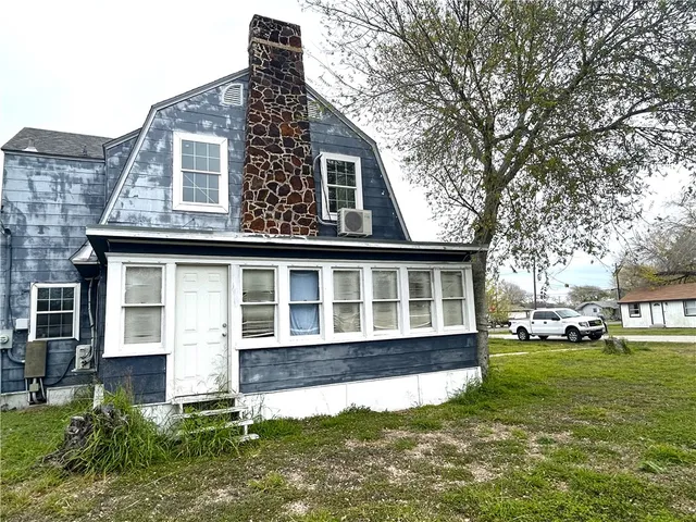 $139,900 | 2515 Ave C, Ingleside, TX 78362