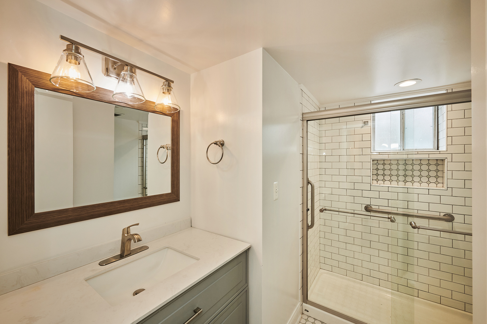 7074 North Ridge Boulevard, Unit 1E Chicago, IL 60645 - Photo 20 of 24