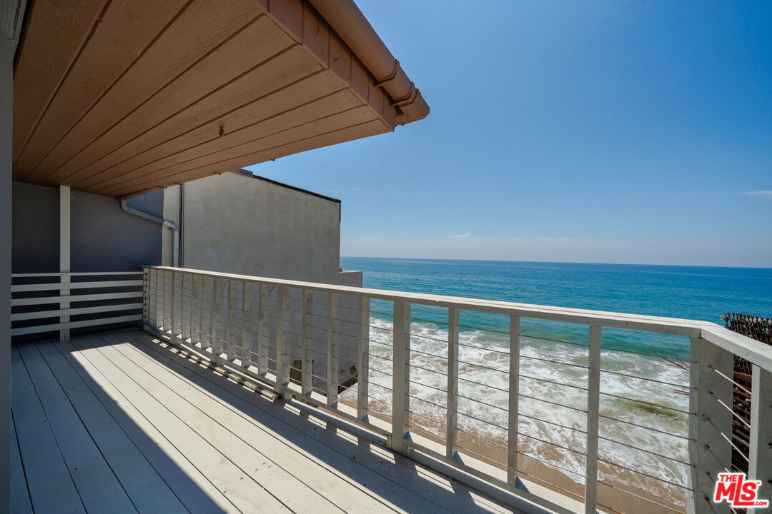 20644 Pacific Coast Highway Malibu, CA 90265 - Photo 31 of 32 a view of balcony with wooden floor