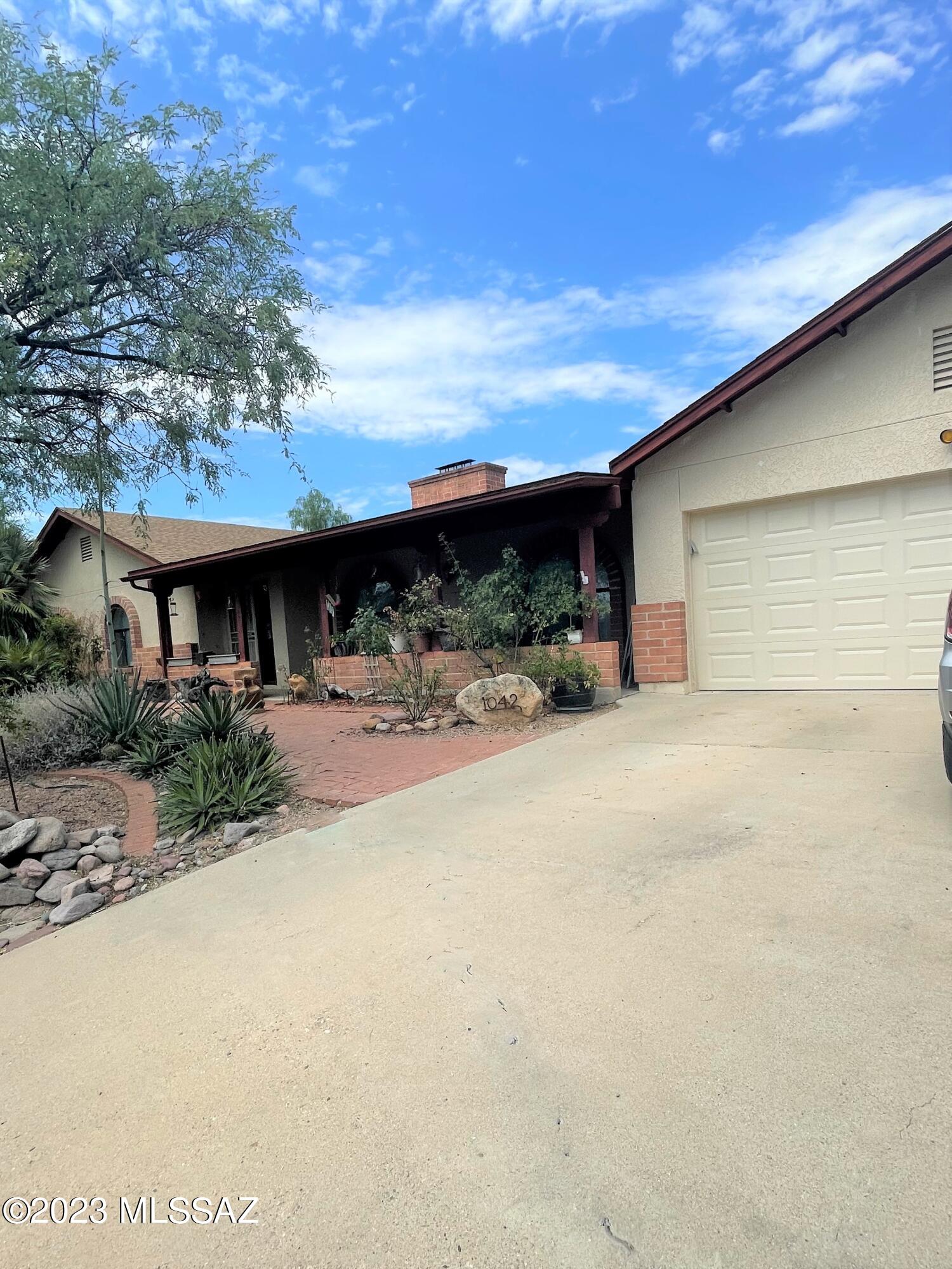 1042 Lucia Court Rio Rico, AZ 85648 - Photo 3 of 39