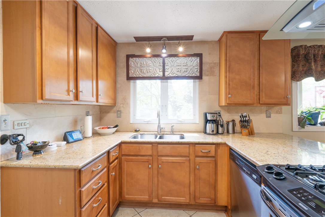 115 Coburg Street Rochester, NY 14612 - Photo 13 of 49