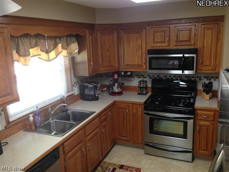 1895 Massillon Road Akron, OH 44312 - Photo 10 of 25