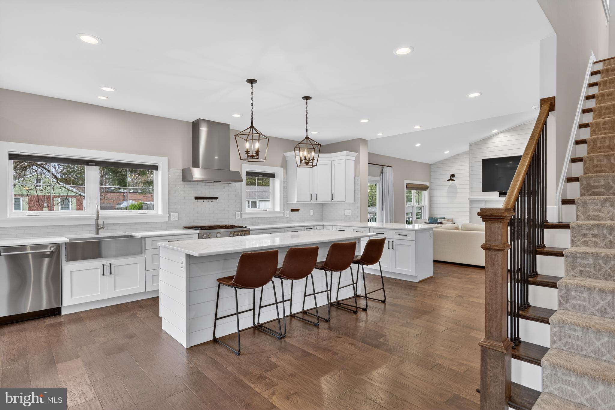 1501 Shenandoah Road Alexandria, VA 22308 - Photo 5 of 52