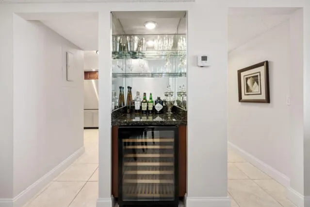 $599,000 | 3610 South Ocean Boulevard, Unit 510, South Palm Beach, FL 33480