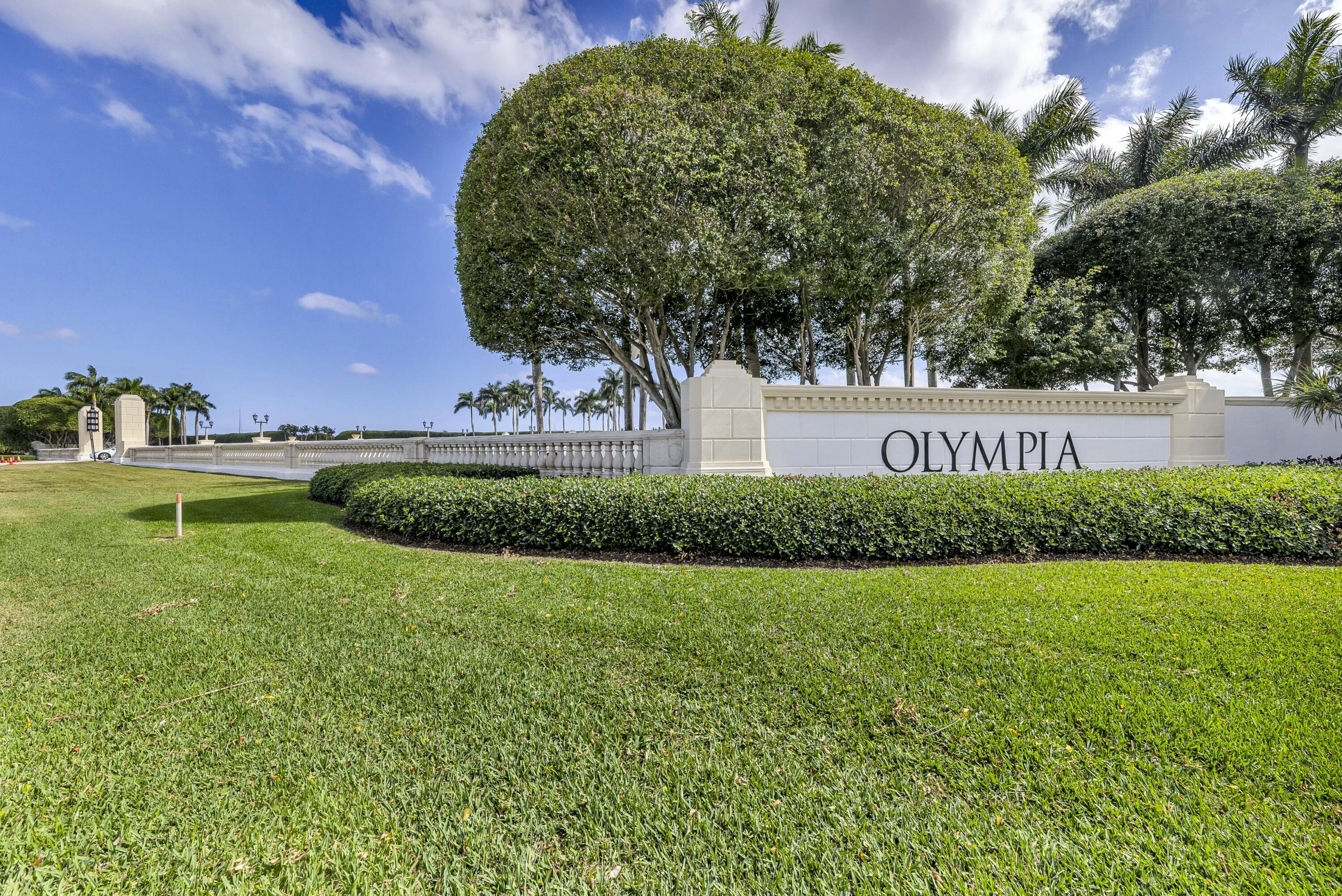 9895 Shepard Place Wellington, FL 33414 - Photo 60 of 60 a front view of a house with garden