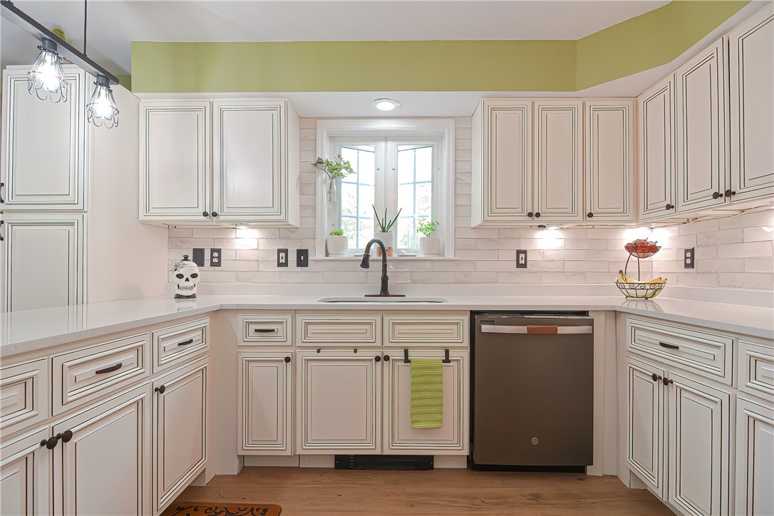 3925 Flat River Road Coventry, RI 02816 - Photo 13 of 48