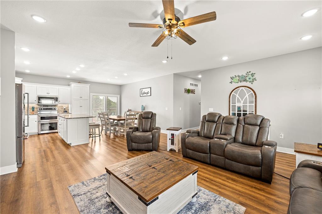 305 Southwest 11th Road Warrensburg, MO 64093 - Photo 11 of 64 Gallery Image 11