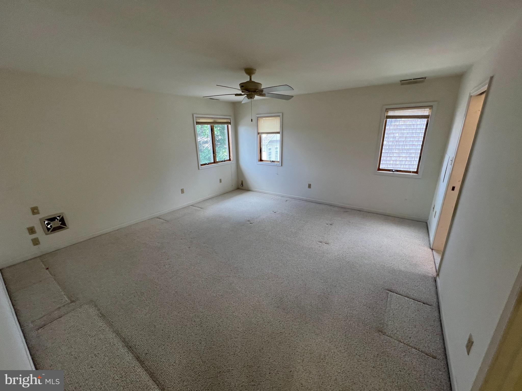 6 Ebb Tide Berlin, MD 21811 - Photo 37 of 53 a view of empty room with windows