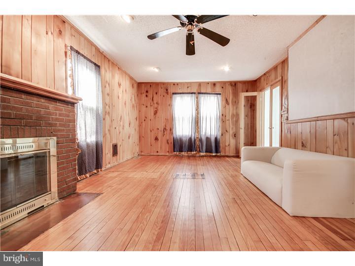 18 Lejune Road Cinnaminson, NJ 08077 - Photo 2 of 25 Living Room