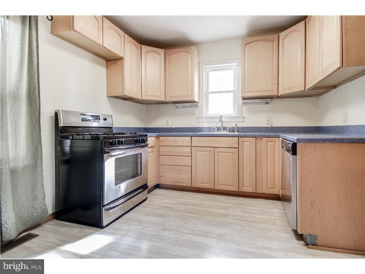 18 Lejune Road Cinnaminson, NJ 08077 - Photo 11 of 25 Kitchen