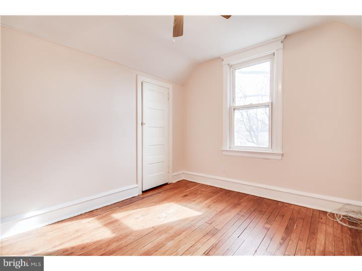 18 Lejune Road Cinnaminson, NJ 08077 - Photo 15 of 25 Bedroom 3