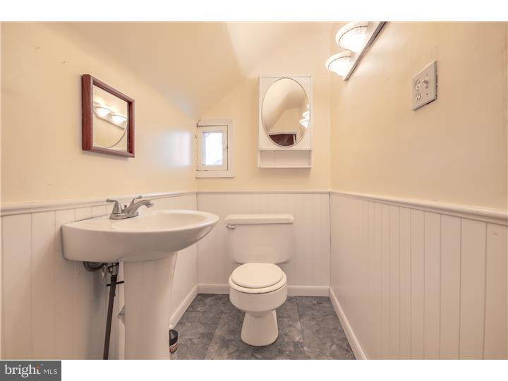18 Lejune Road Cinnaminson, NJ 08077 - Photo 20 of 25 Bathroom