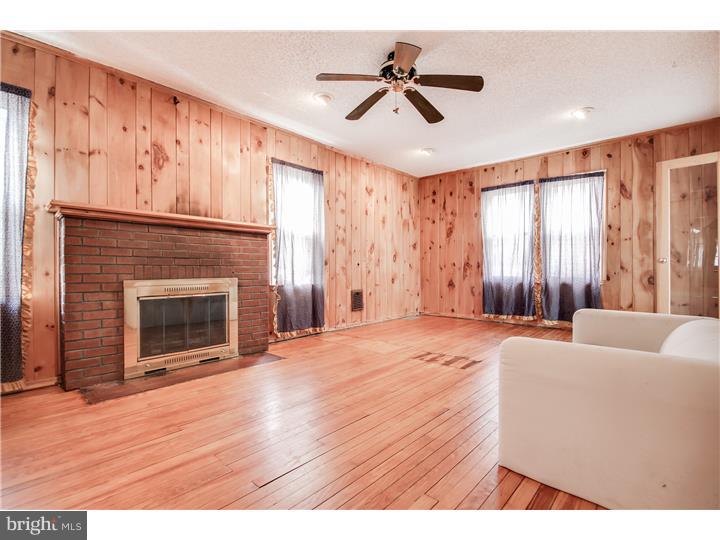 18 Lejune Road Cinnaminson, NJ 08077 - Photo 3 of 25 Living Room
