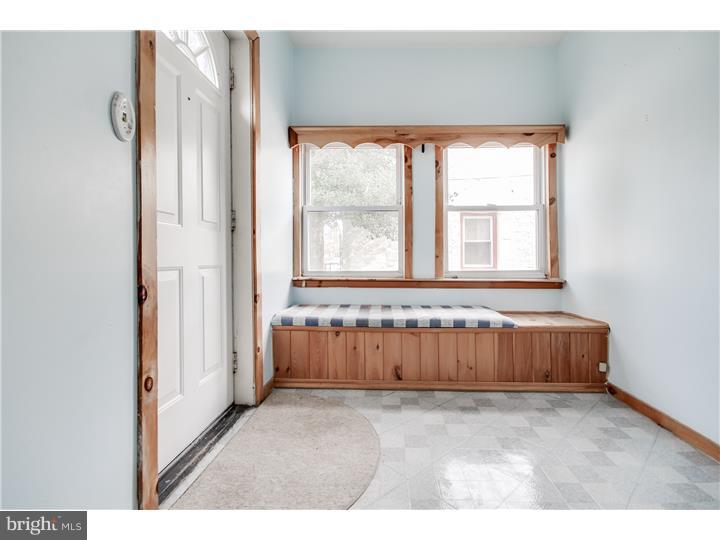 18 Lejune Road Cinnaminson, NJ 08077 - Photo 6 of 25 Foyer