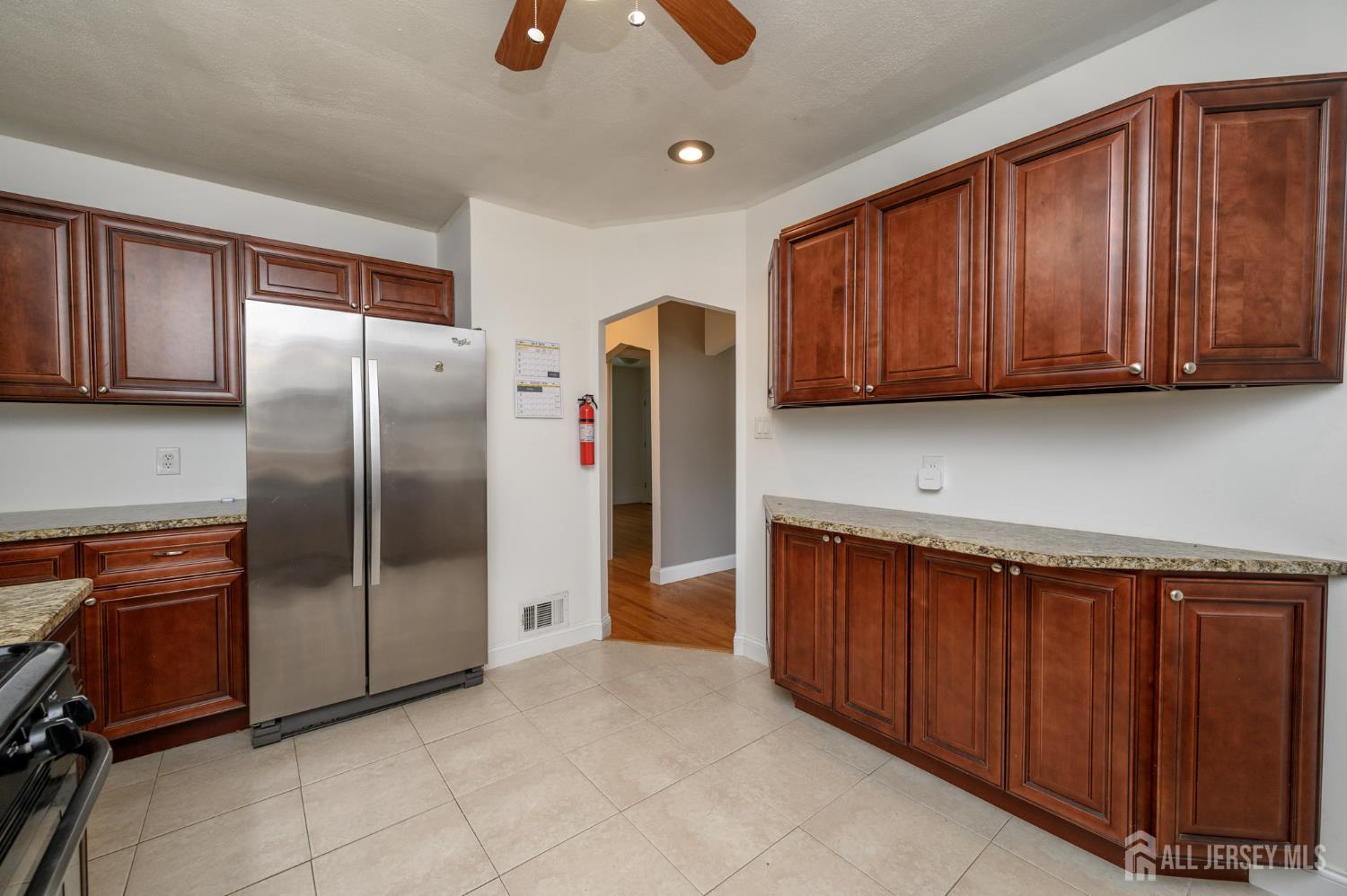 31 Gold Street Edison, NJ 08837 - Photo 11 of 35