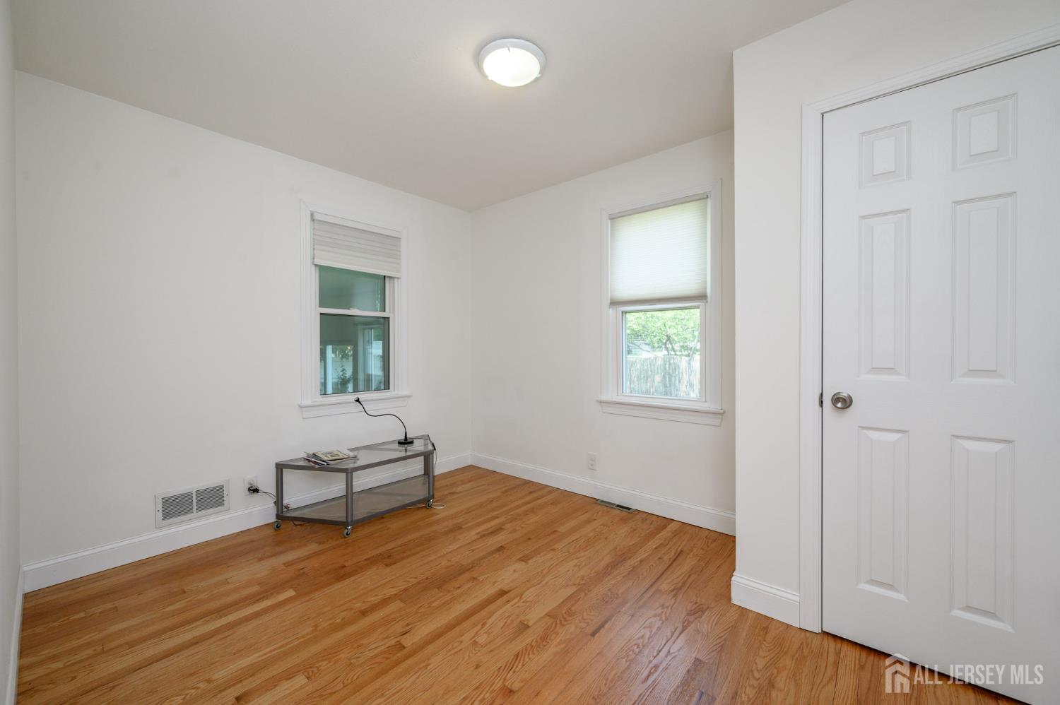 31 Gold Street Edison, NJ 08837 - Photo 14 of 35