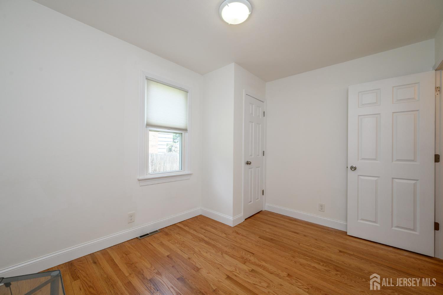 31 Gold Street Edison, NJ 08837 - Photo 15 of 35