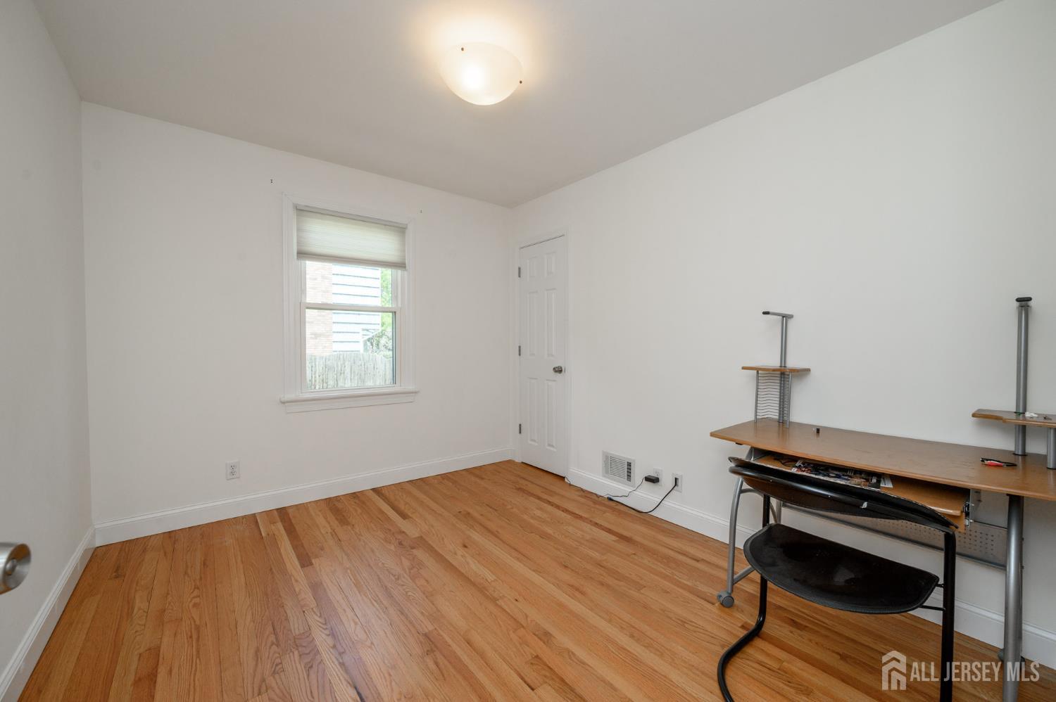 31 Gold Street Edison, NJ 08837 - Photo 17 of 35