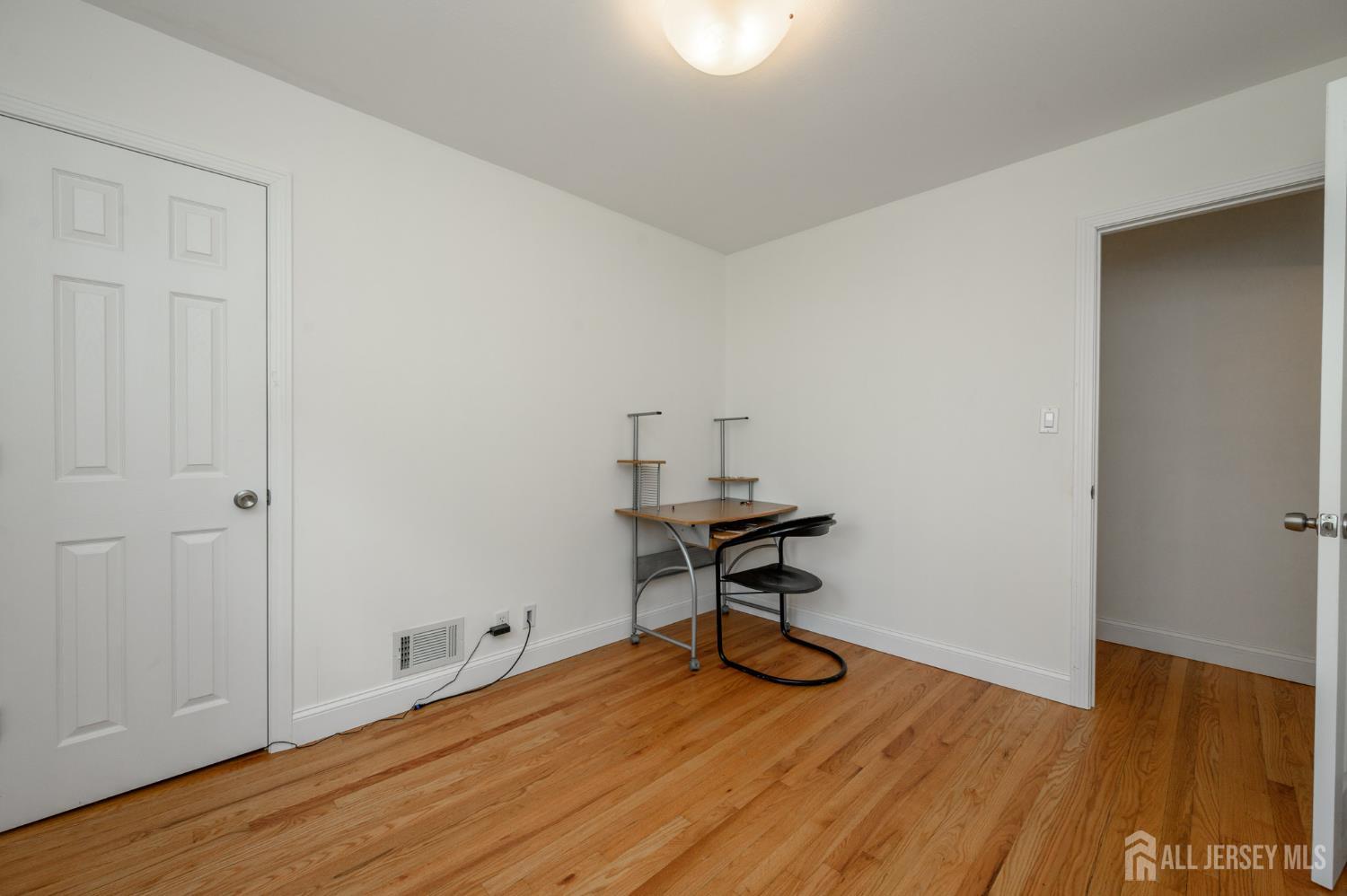 31 Gold Street Edison, NJ 08837 - Photo 18 of 35