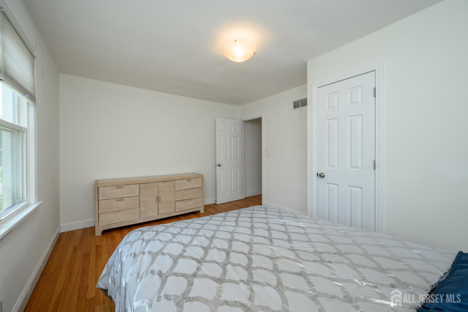 31 Gold Street Edison, NJ 08837 - Photo 21 of 35