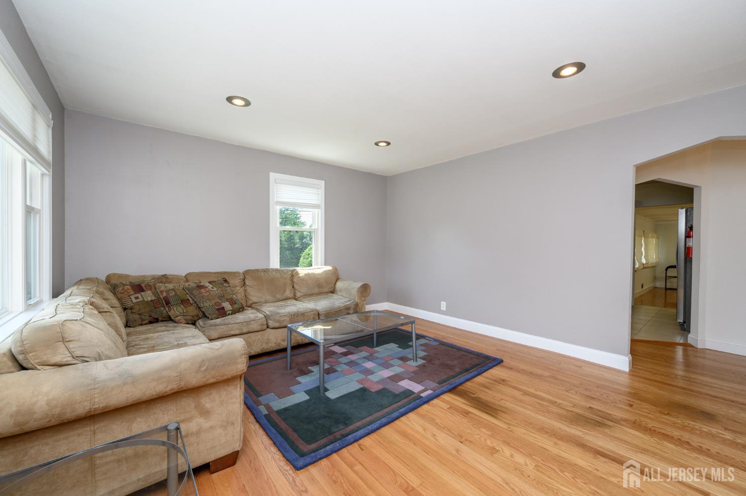 31 Gold Street Edison, NJ 08837 - Photo 4 of 35