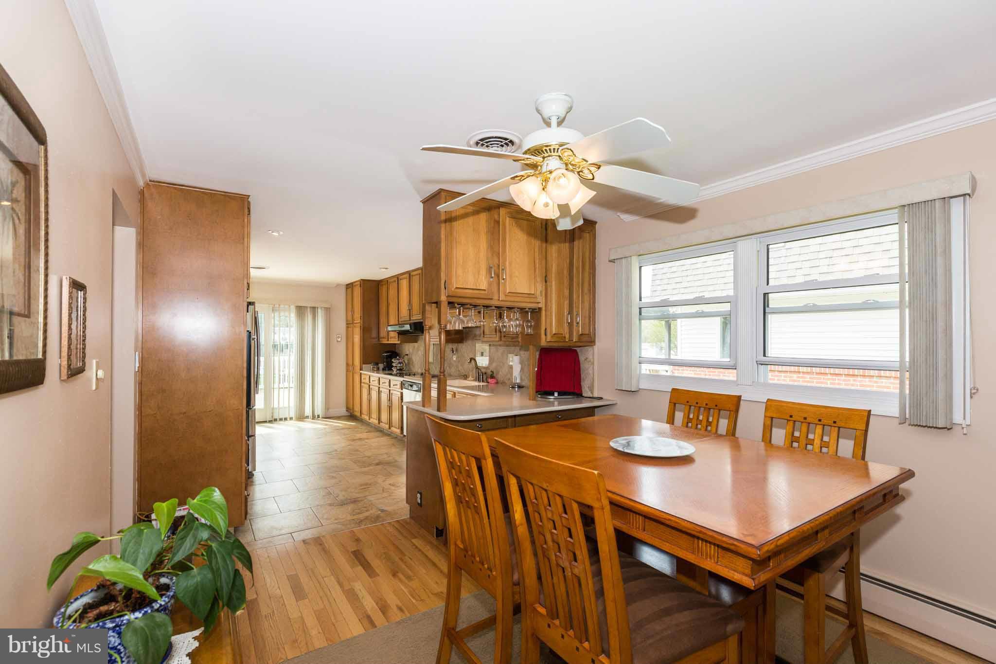 1933 Orchard Point Road Pasadena, MD 21122 - Photo 14 of 30 Dining Room