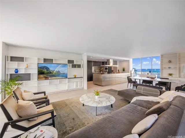 $2,698,000 | 2969 Kalakaua Avenue, Unit 505, Honolulu, HI 96815