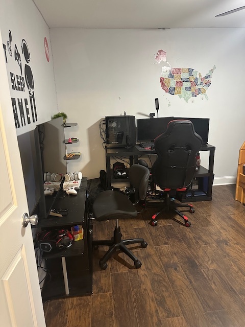 3341 West 184th Street, Unit 1B Homewood, IL 60430 - Photo 23 of 32 a view of a workspace with furniture and wooden floor
