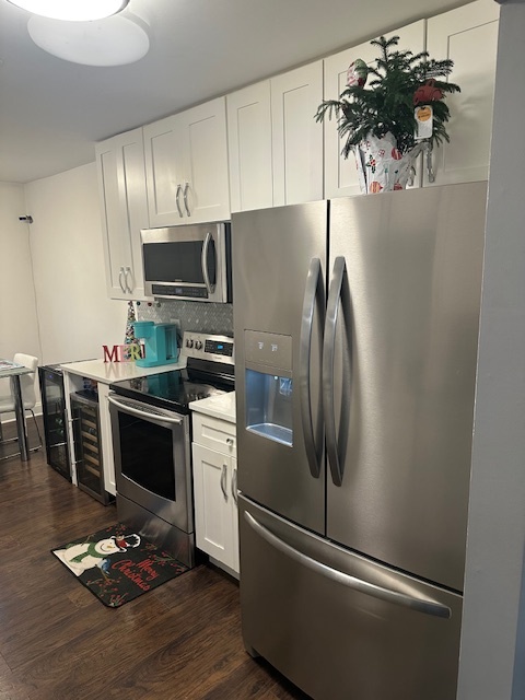 3341 West 184th Street, Unit 1B Homewood, IL 60430 - Photo 32 of 32 a kitchen with appliances a sink and cabinets