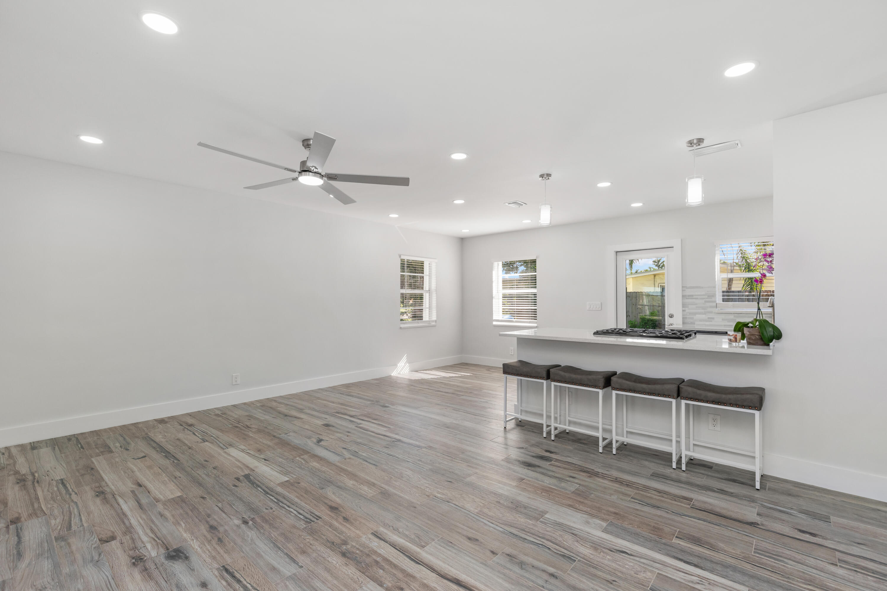 702 South 12th Street Lantana, FL 33462 - Photo 11 of 26 1I6A8645