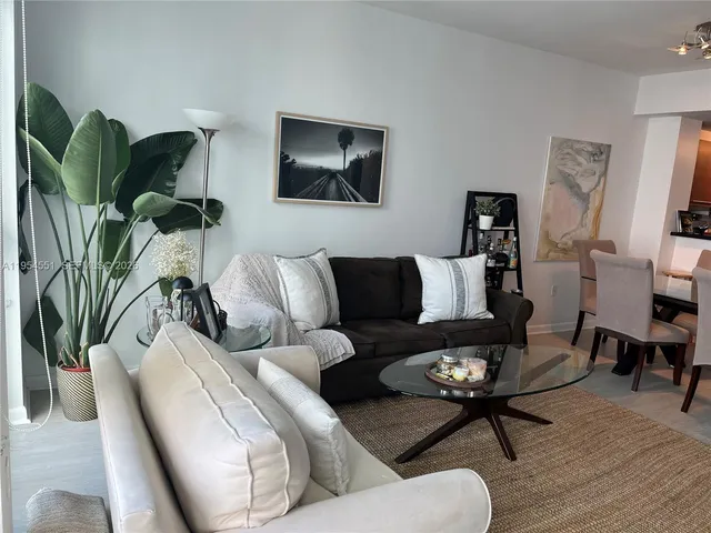 $430,000 | 253 Northeast 2nd Street, Unit 3104, Miami, FL 33132