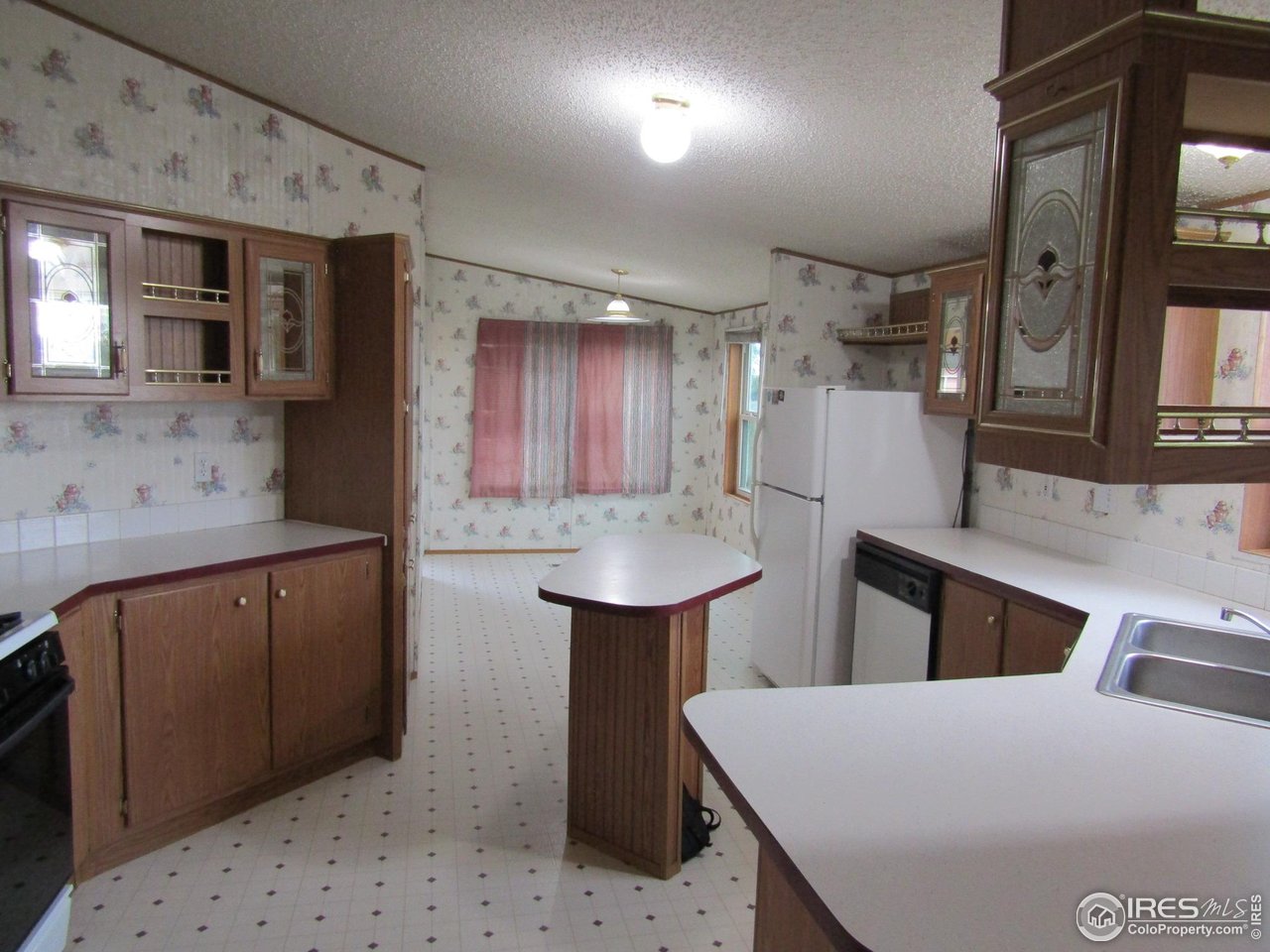 18500 Centennial Road Fort Morgan, CO 80701 - Photo 12 of 37 Kitchen/eat in area