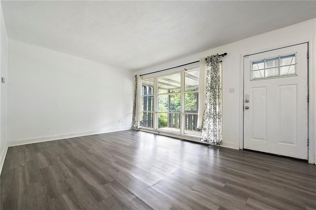 753 Jefferson Road Pittsburgh, PA 15235 - Photo 4 of 27 Gallery Image 4