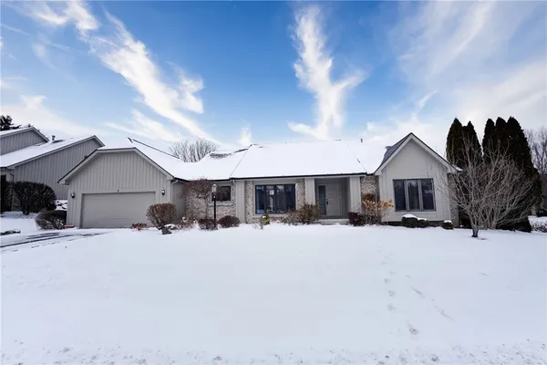 $475,000 | 2 Dartmouth Court, Pittsford, NY 14534
