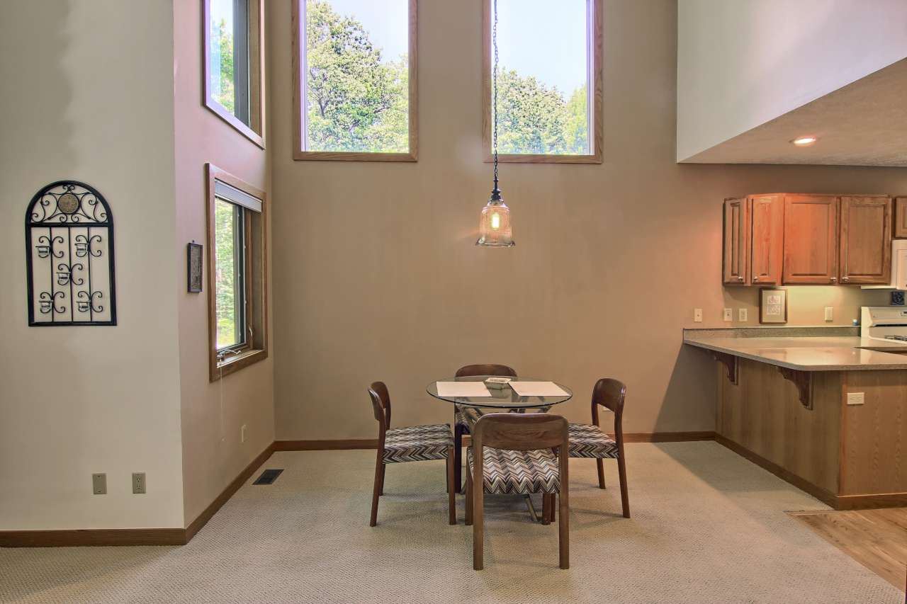6742 Mission Ridge Traverse City, MI 49686 - Photo 9 of 41 1836001-8.JPG