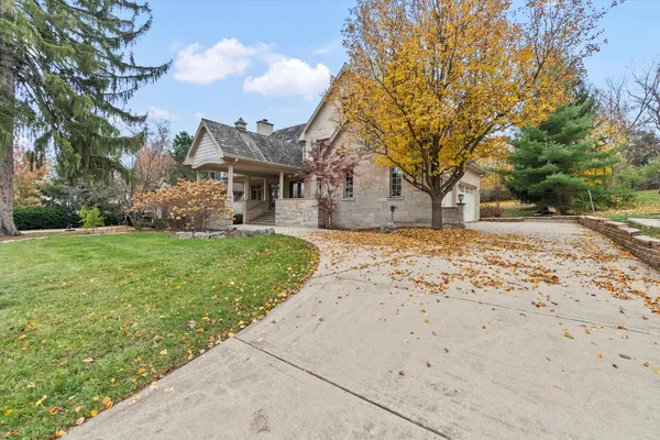 $1,649,000 | 130 Fuller Road, Hinsdale, IL 60521