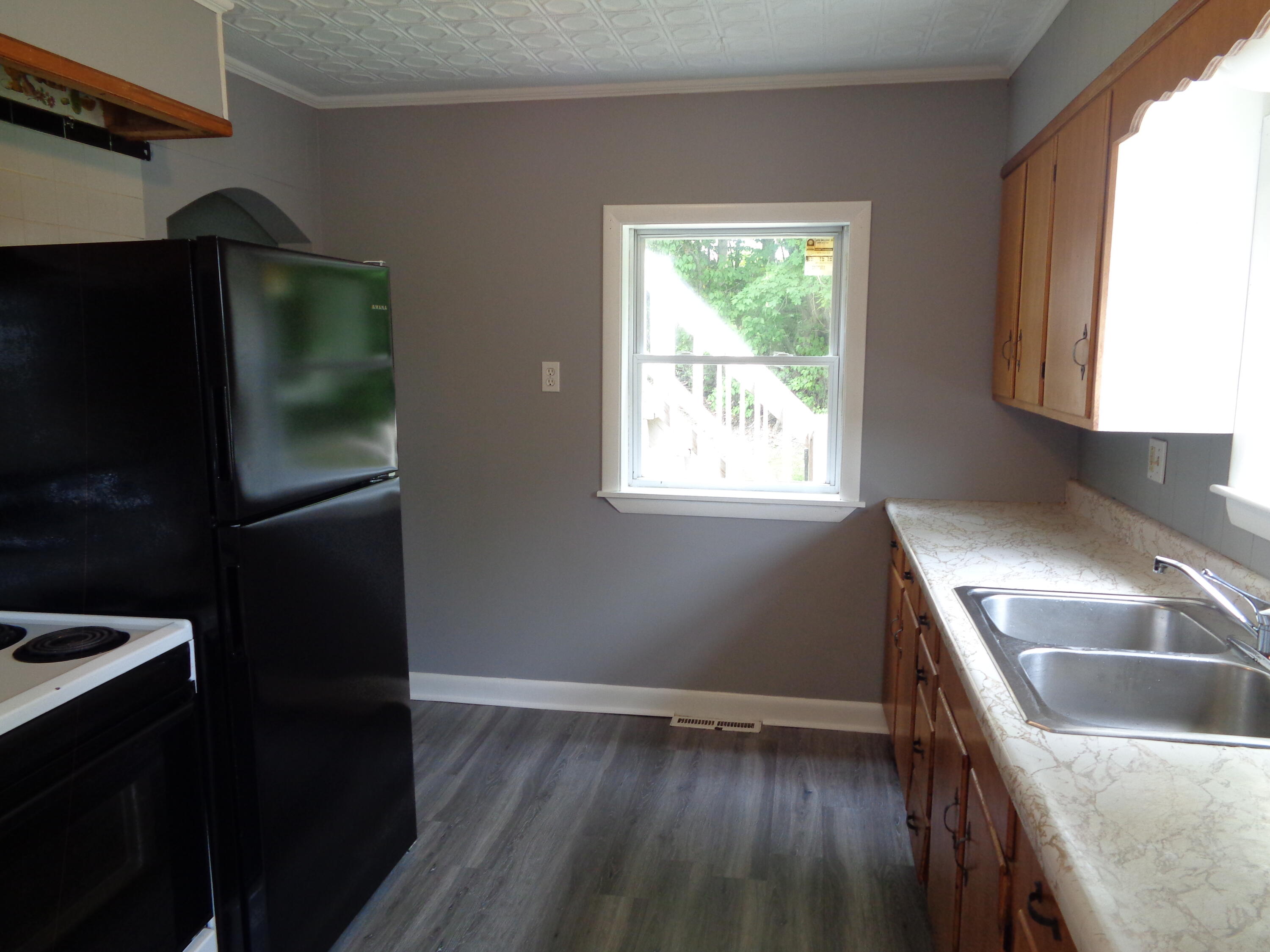 164 Franklin Street Ellsworth, ME 04605 - Photo 10 of 45 Kitchen
