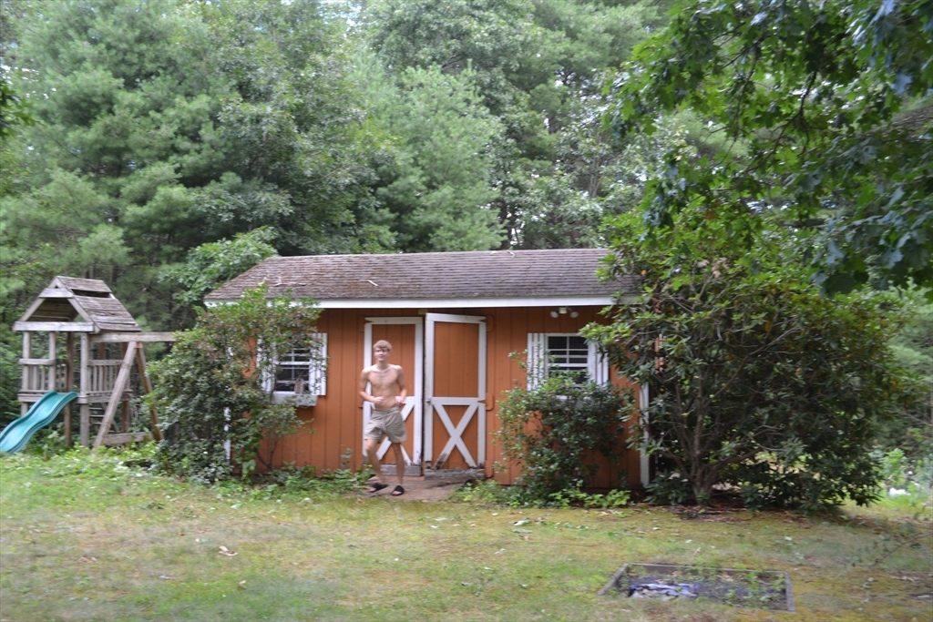 334 Stafford Road Monson, MA 01057 - Photo 4 of 33 Gallery Image 4