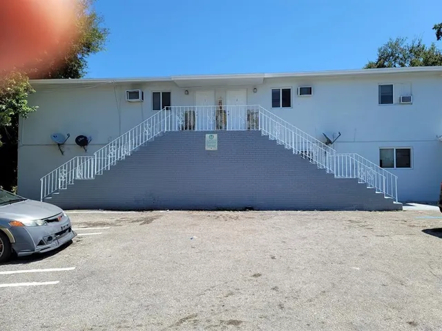 $1,850 | Undisclosed Address, Dania Beach, FL 33004